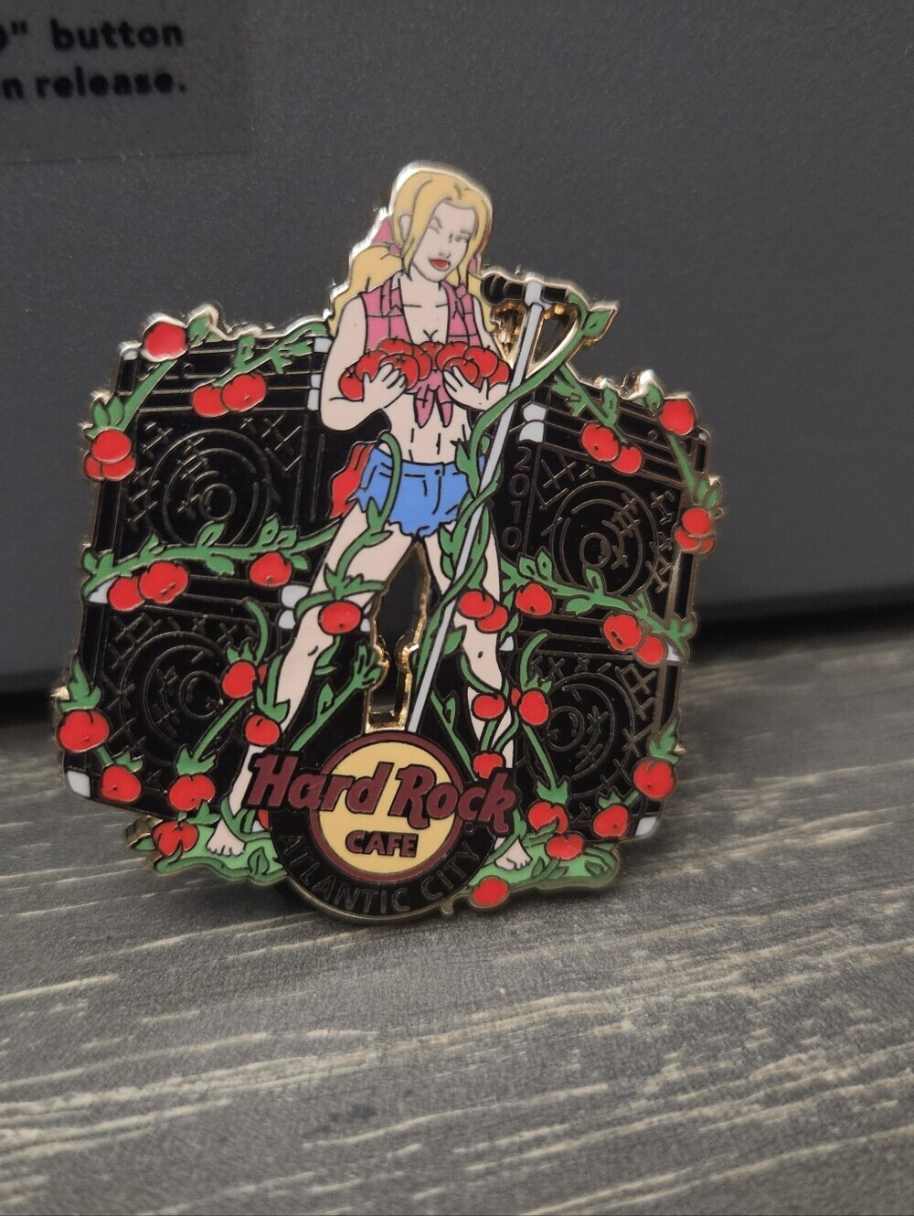 Hard Rock Cafe Atlantic City Pin - Blonde Singer with Cherries - Picture 5 of 5